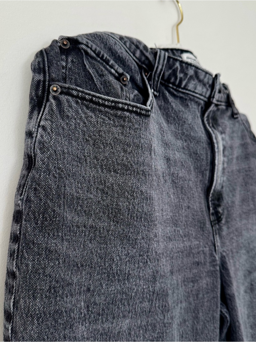 Abercrombie Curve Love High Rise 90s Relaxed Jean, Grey Wash – Size 33 / 16 - Picture 4 of 8
